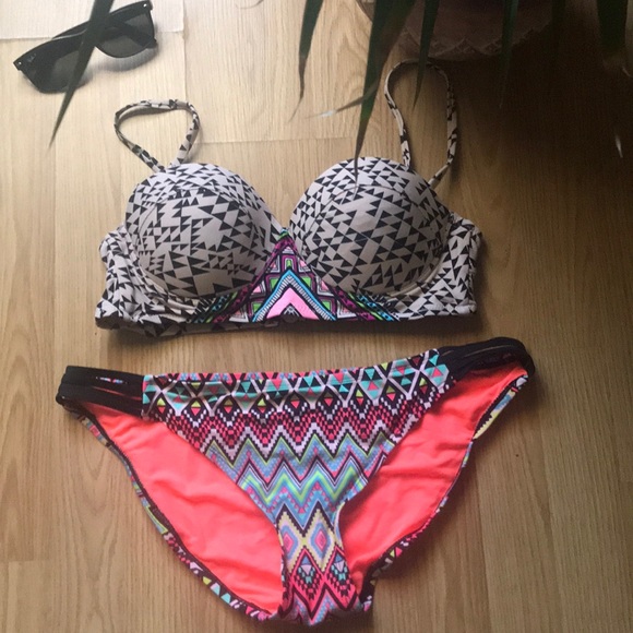 Xhilaration Bikini Top - Picture 2 of 8